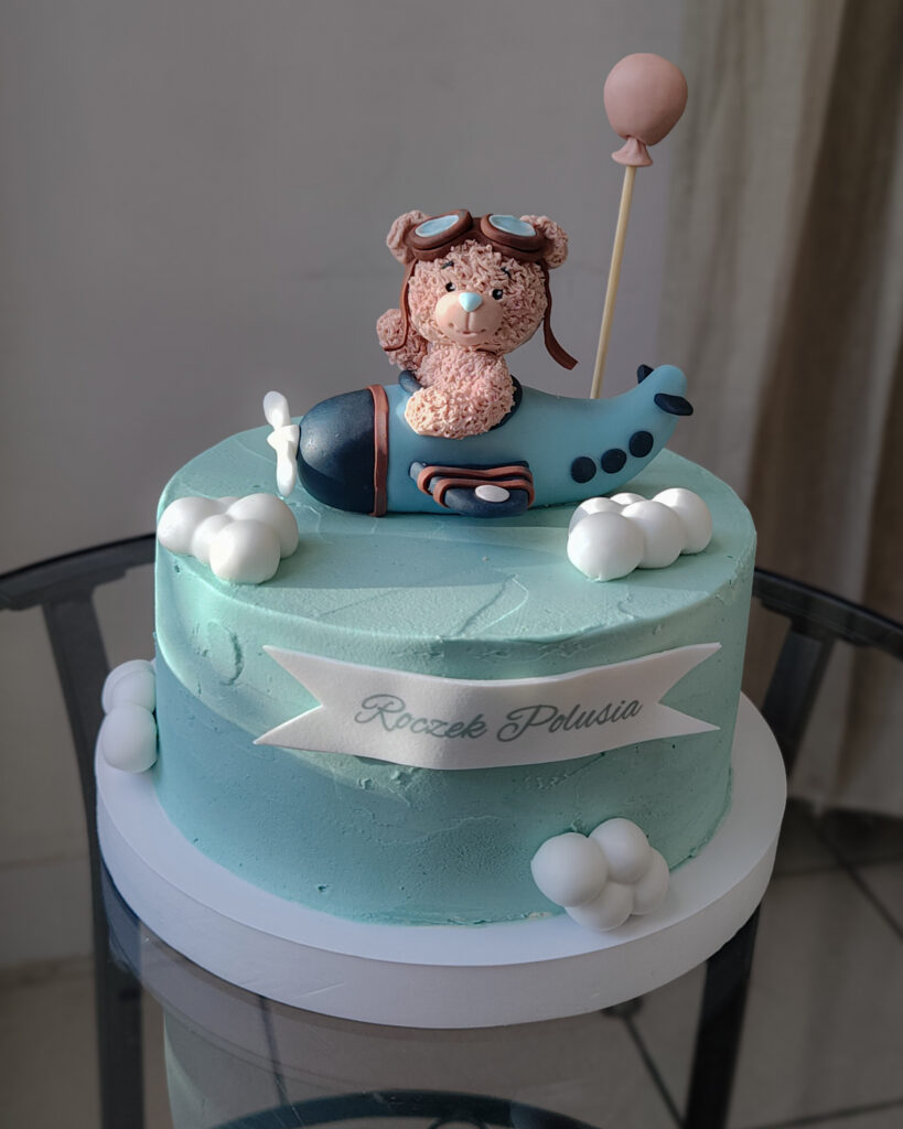 Tort na Roczek Misiu w samolocie Poznań