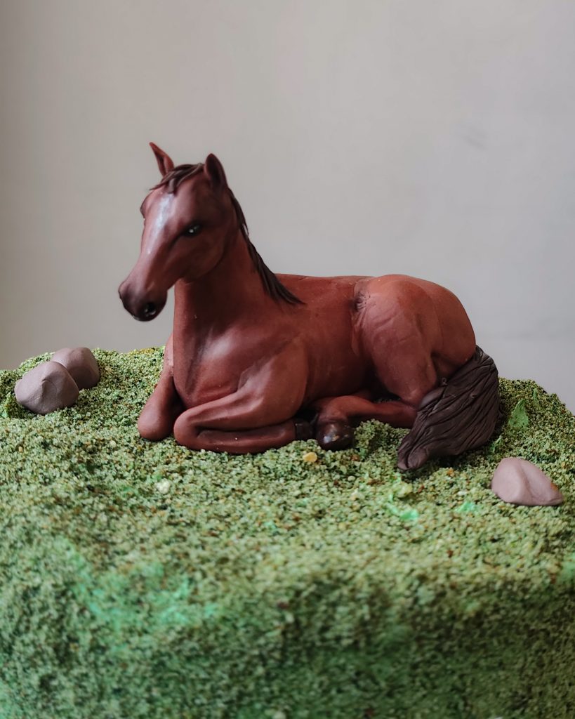 Figurka na tort z masy cukrowej Koń
