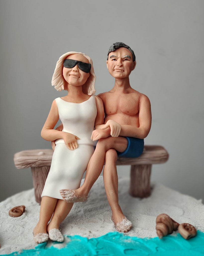 Figurki na tort Realistyczne para na ławce