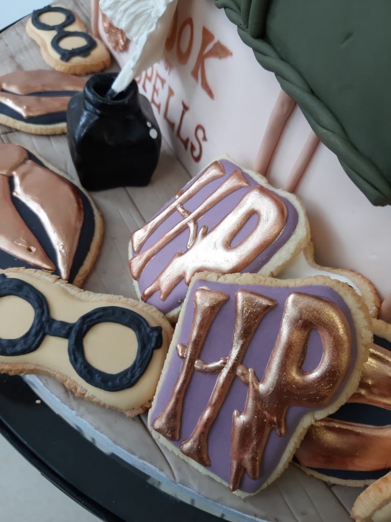 Ciastka dekorowane lukrem królewskim Harry Potter